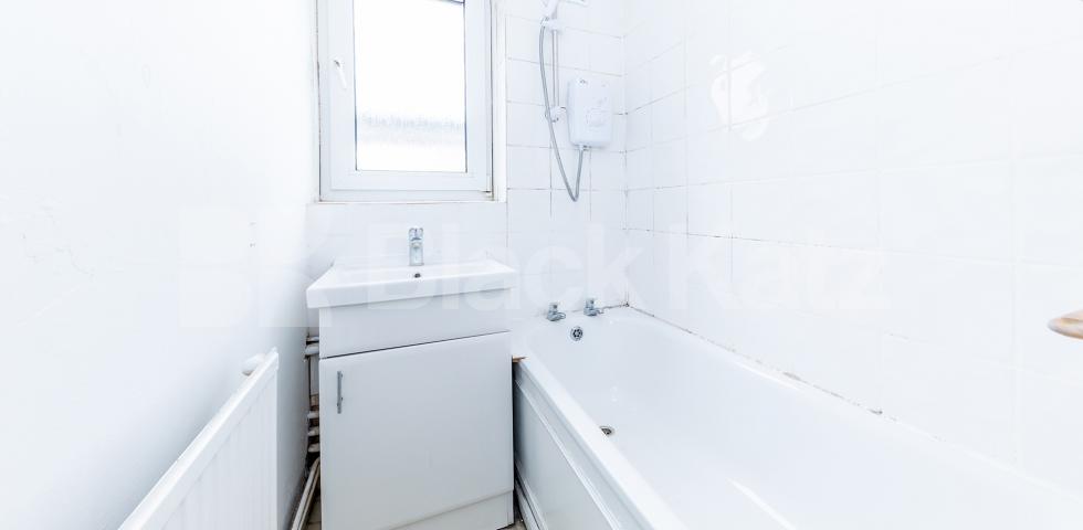 			NEW INSTRUCTION!, 3 Bedroom, 1 bath, 1 reception Flat			 Agar Grove, CAMDEN